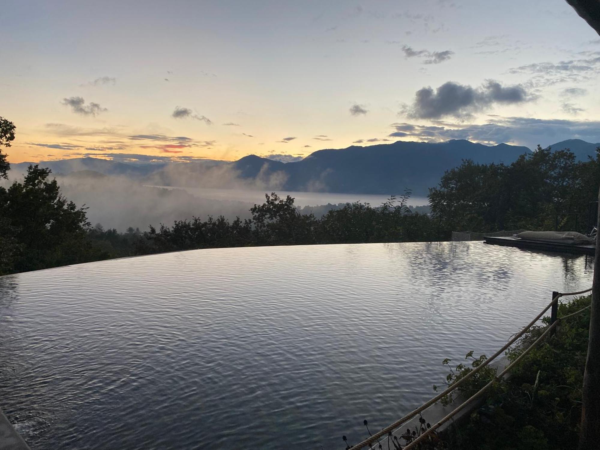 Agriturismo Voeuja Lago Maggiore Luino Exteriör bild
